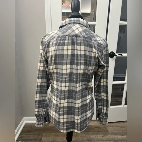 Columbia Gray, Cream & Purple Plaid Button-Up Size S Like new - Picture 3 of 9